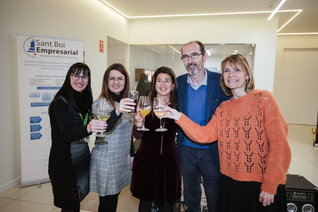 Brindis navideño de Sant Boi Empresarial en las instalaciones de Land Motors 