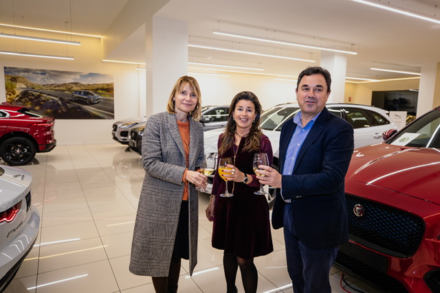 Brindis navideño de Sant Boi Empresarial en las instalaciones de Land Motors 
