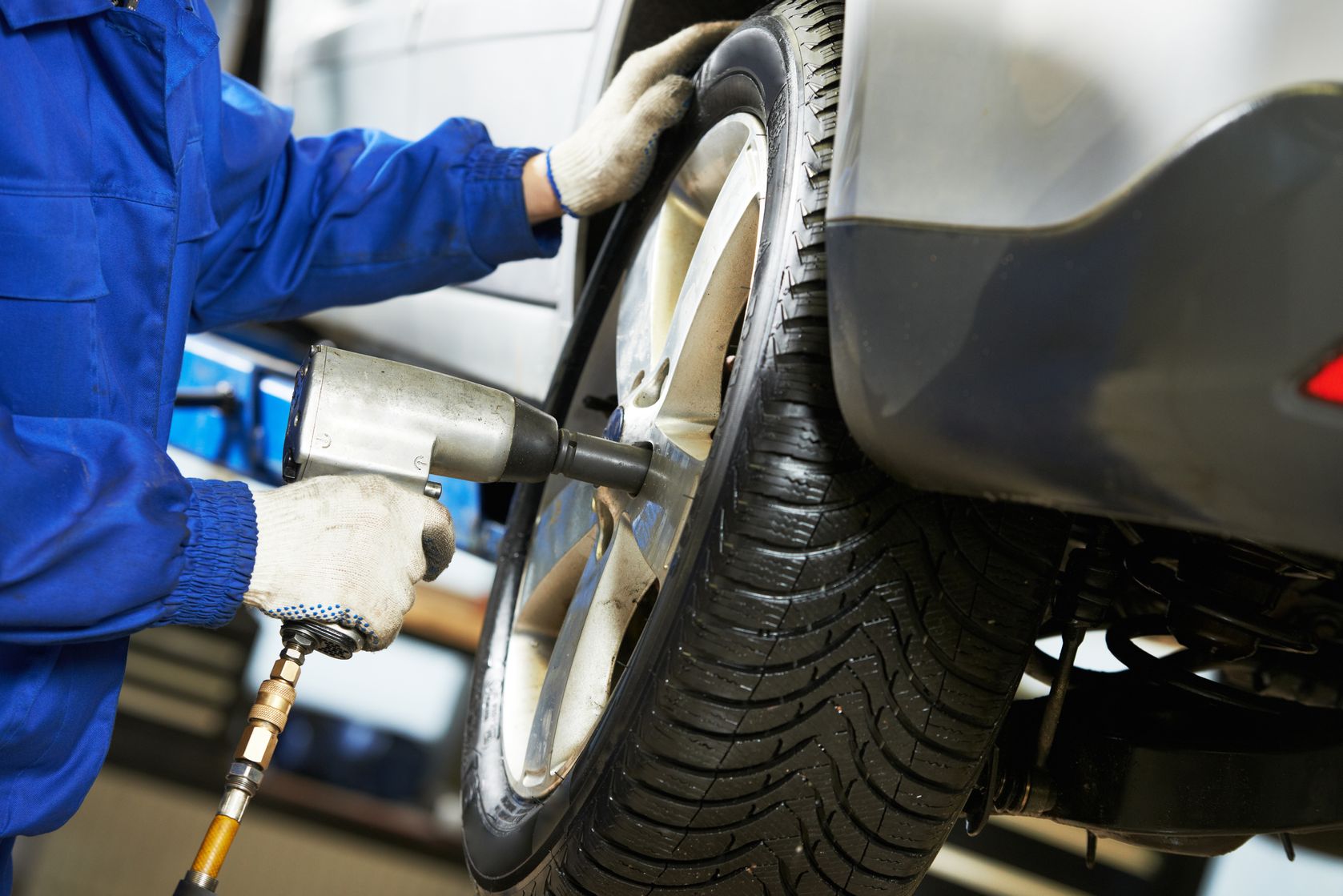 Mantenimiento cambio neumaticos coche Otono QUADIS