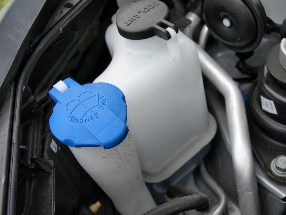 Consejos mantenimiento coche verano Fluidos