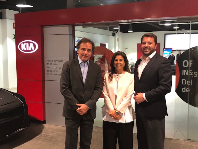 El Cónsul de Corea del Sur visita nuestra concesión KIA AR Motors