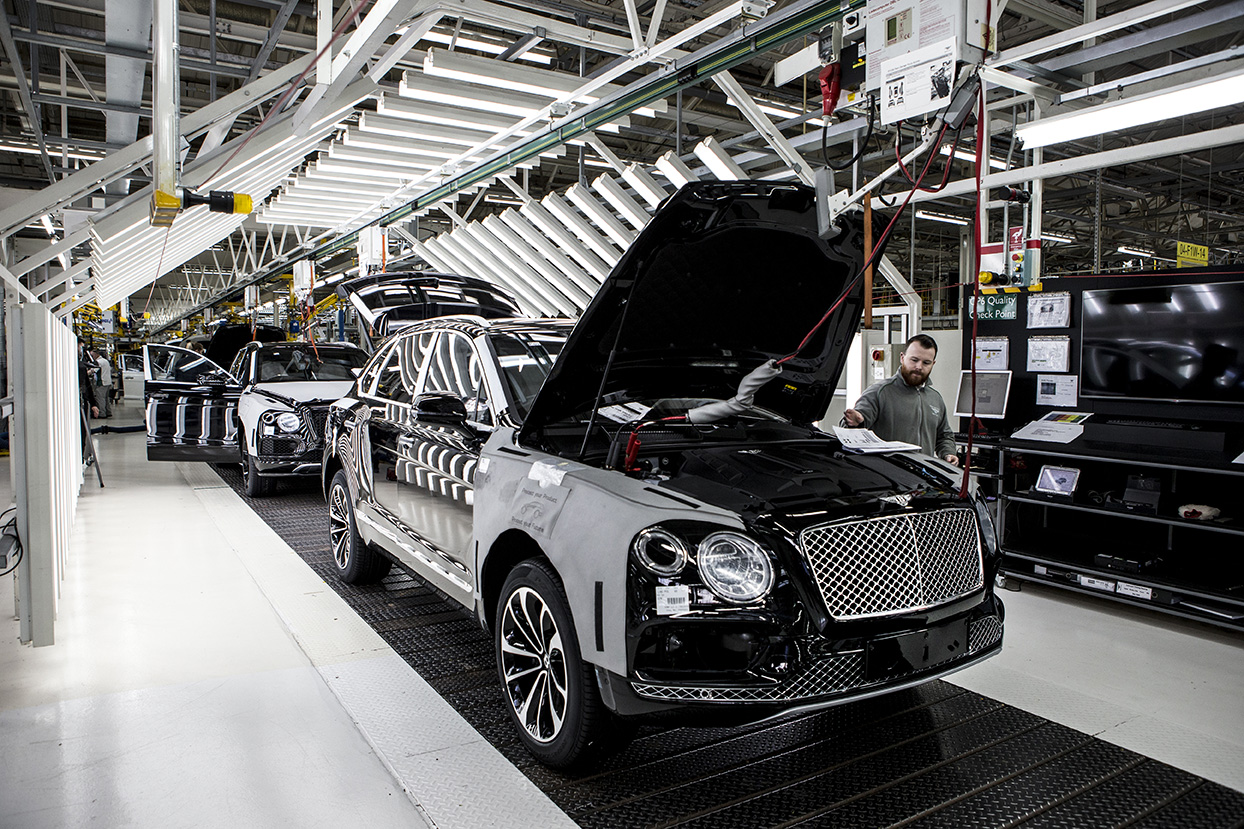 QUADIS visita la fábrica de Bentley en Crewe