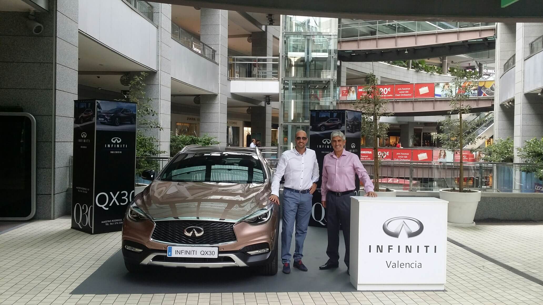 Infiniti Valencia expone el nuevo Infiniti QX30 