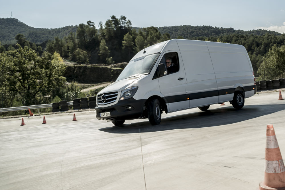 MB Motors permitió probar a todos los modelos de Mercedes Industriales en Circuito