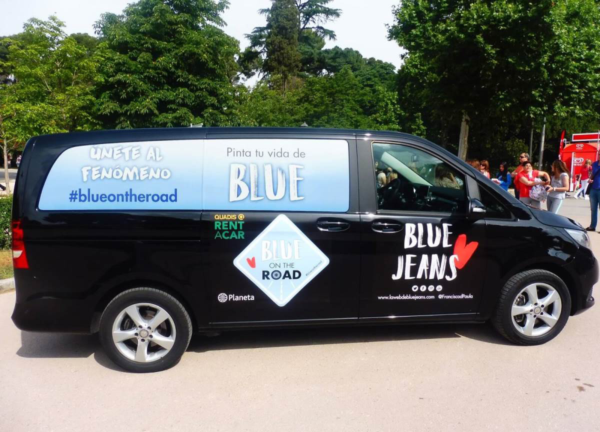 Furgoneta QUADIS Rent a Car gira Blue Jeans