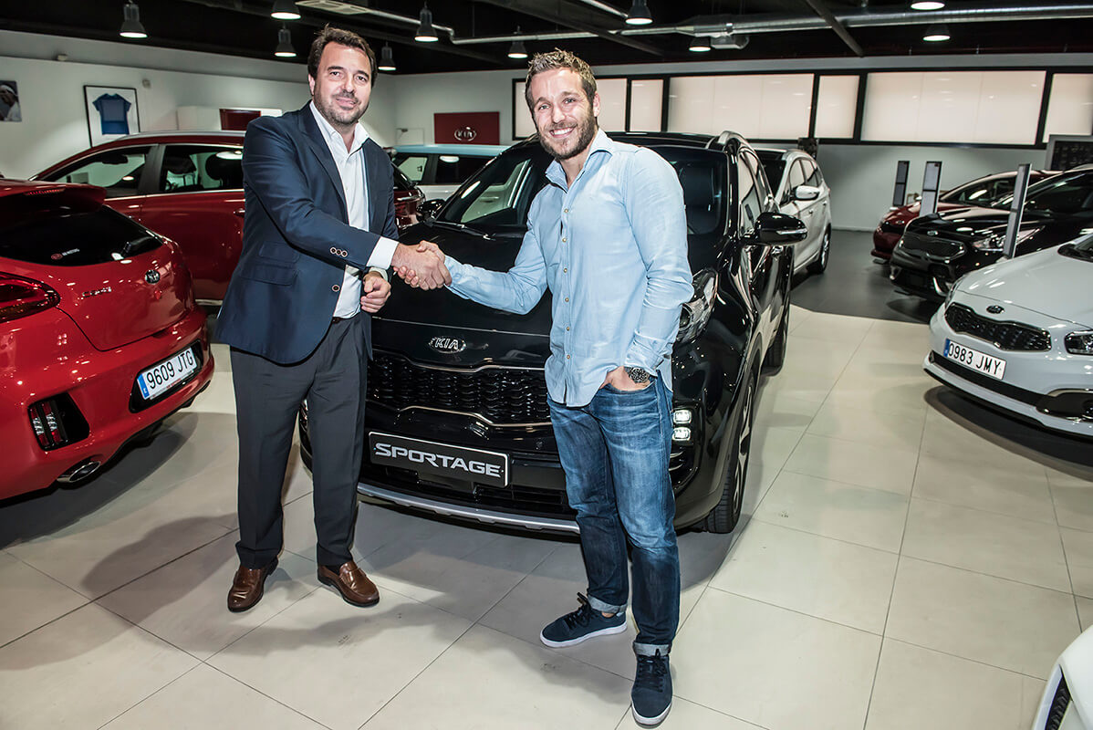Víctor Tomás nuevo embajador de KIA gracias a nuestros concesionarios AR Motors 