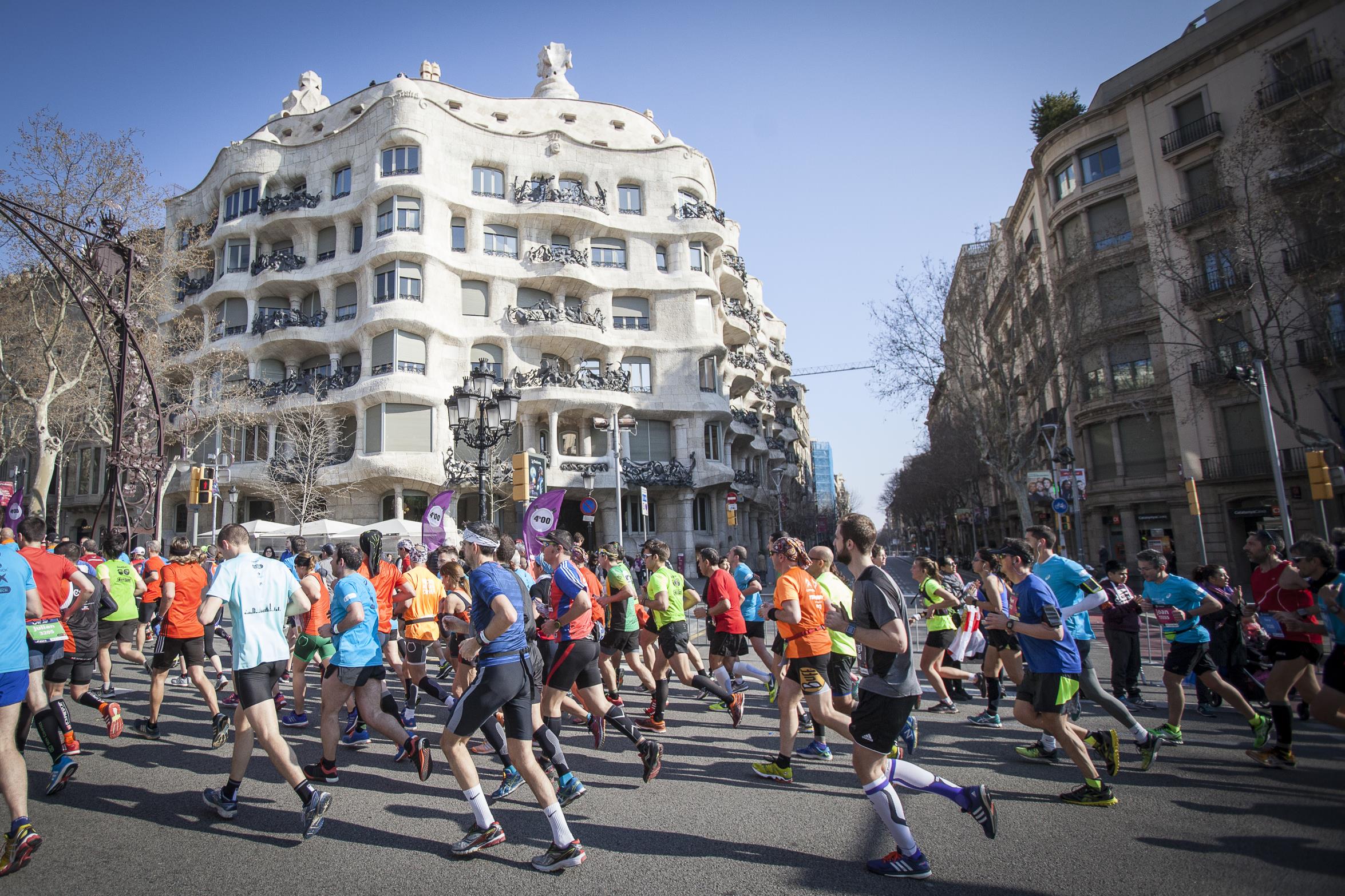 KIA será el coche oficial de la Zurich Marató de Barcelona gracias AR Motors
