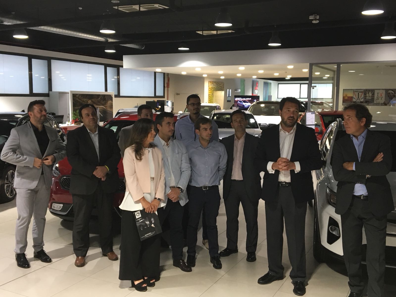 El Cónsul de Corea del Sur visita nuestra concesión KIA AR Motors