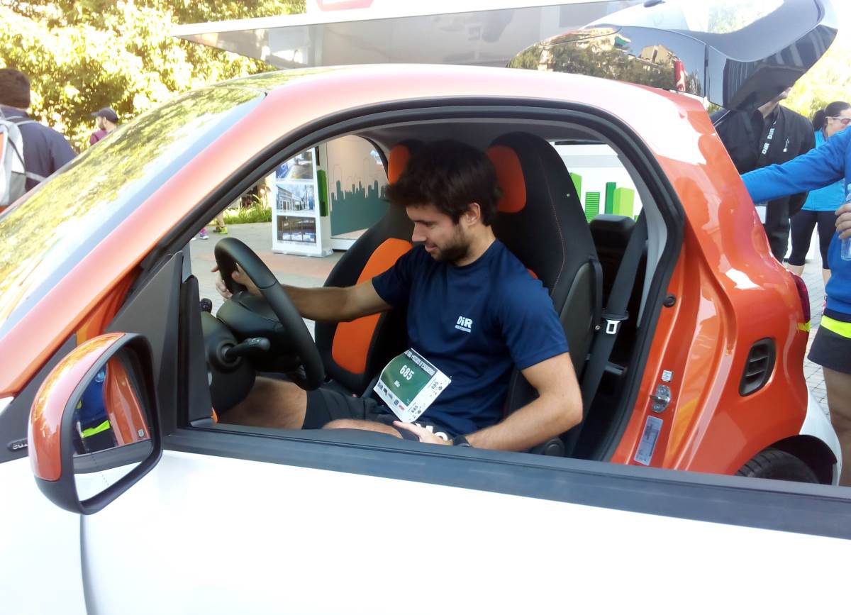 Cars Barcelona presenta los nuevos Smart en la VI Cursa Clubs DiR-Mossos d'Esquadra