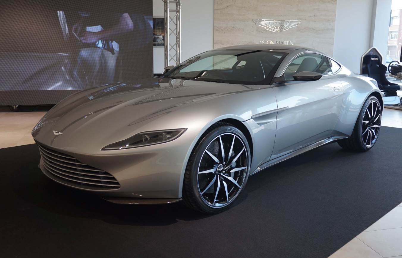 Aston Martin DB10 James Bond