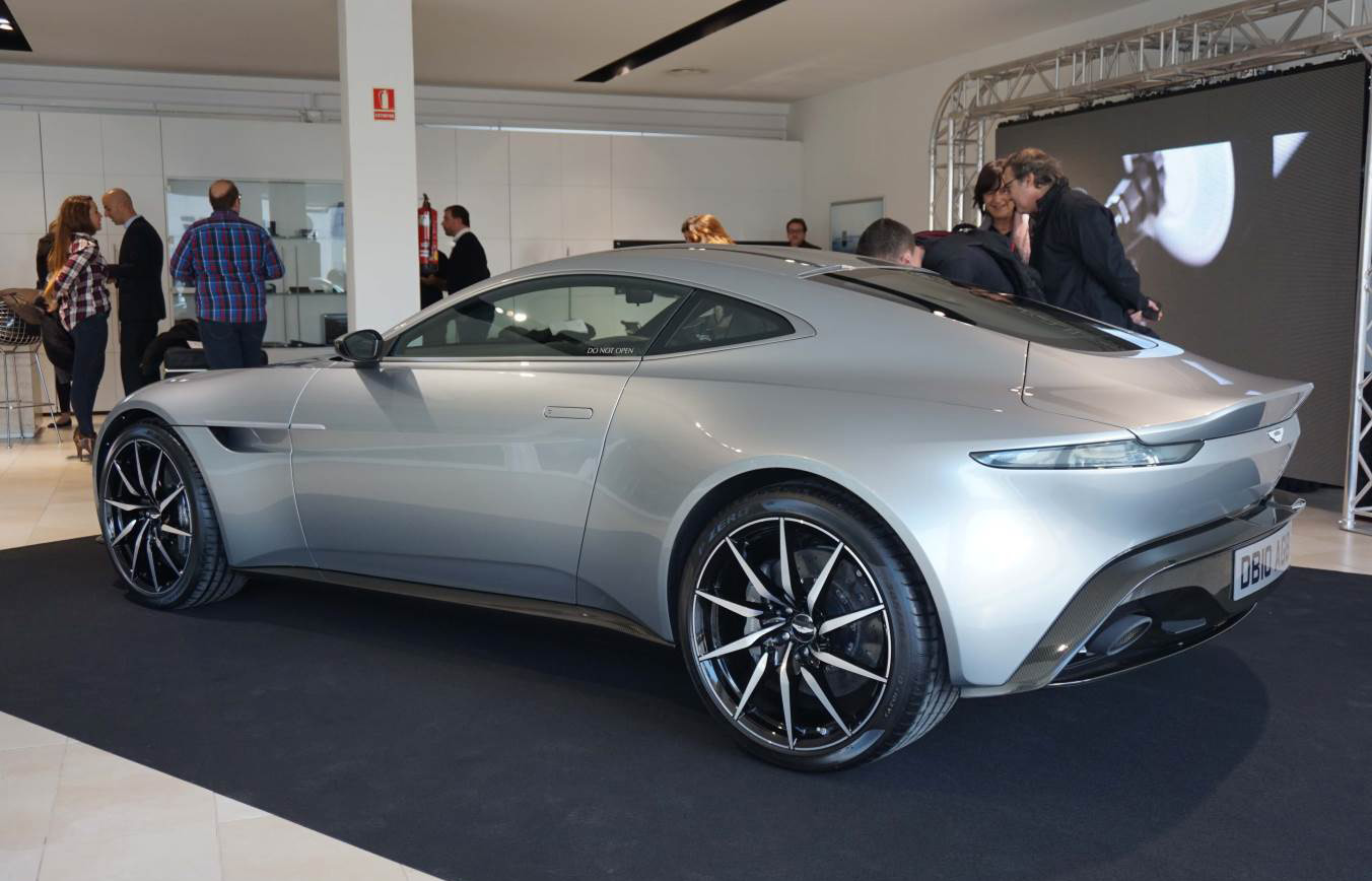 Aston Martin DB10 James Bond