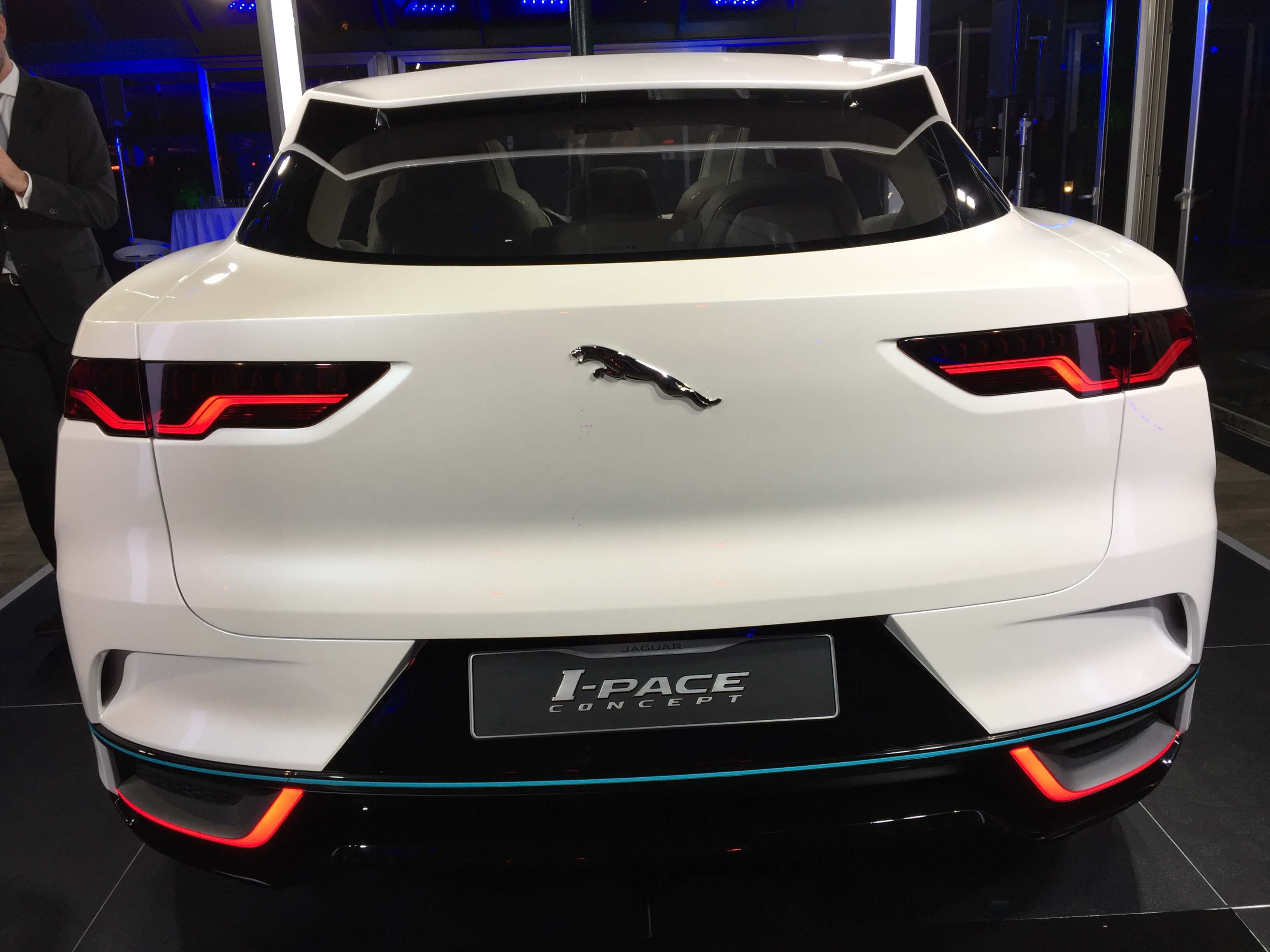 Clientes de Solmóbil y Land Motors conocen, prácticamente en primicia, el nuevo I-Pace