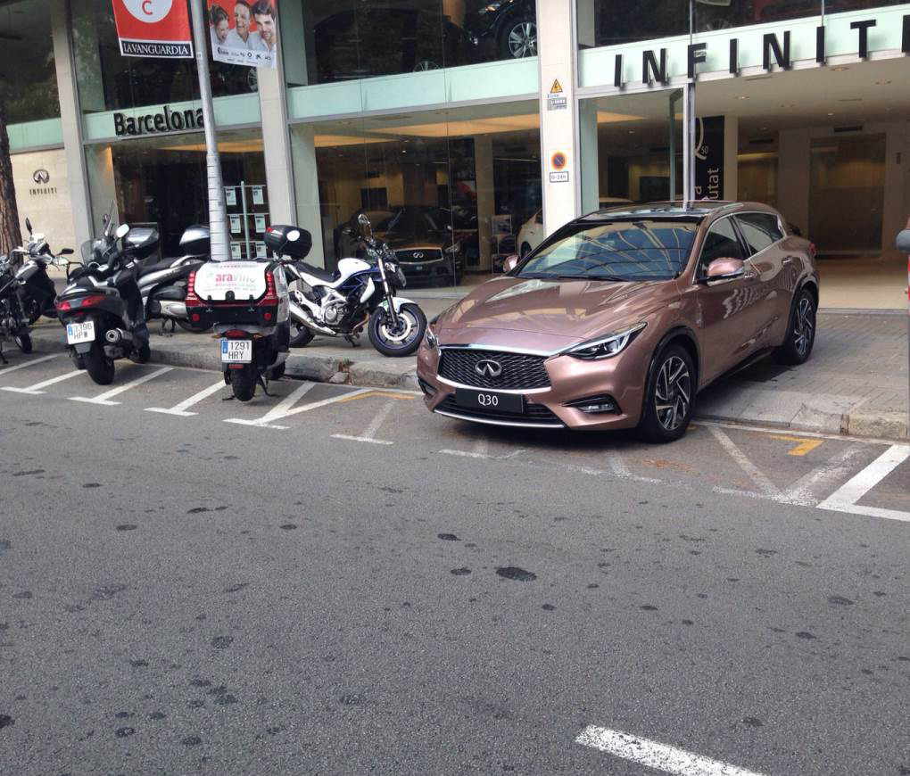 Infiniti Q30