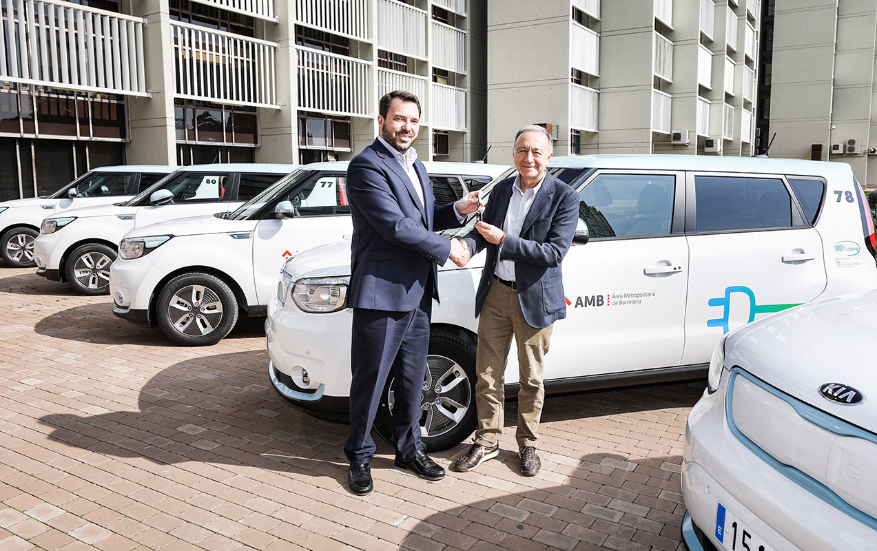 AMB renueva su flota con 6 coches Kia Soul 100% eléctricos de AR Motors