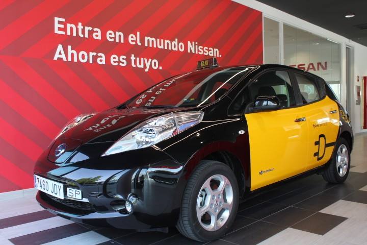 Taxi Nissan Leaf