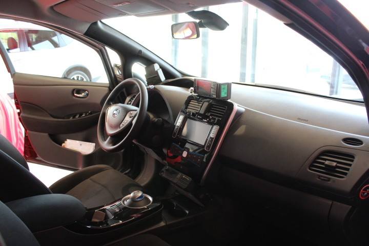 Taxi Nissan Leaf