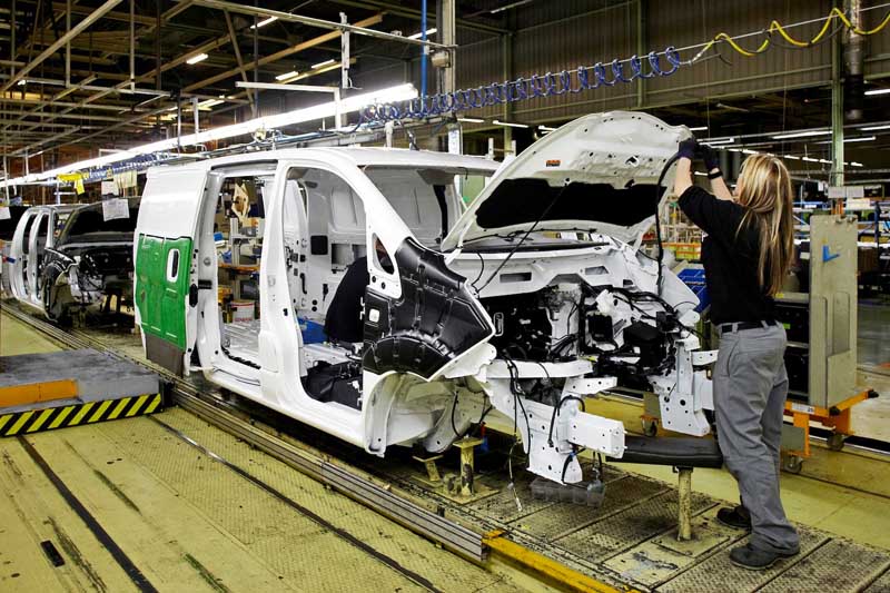 Fabricacion Nissan env200