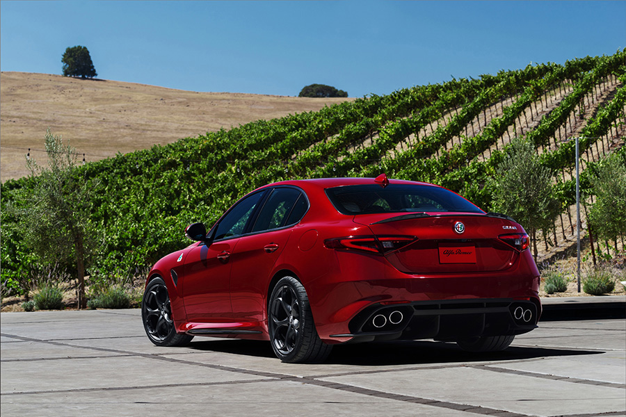 Alfa Romeo Giulia 2016 Trasera