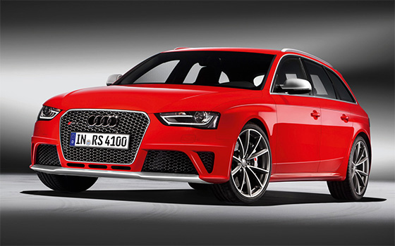 Audi RS4 Avant Lateral