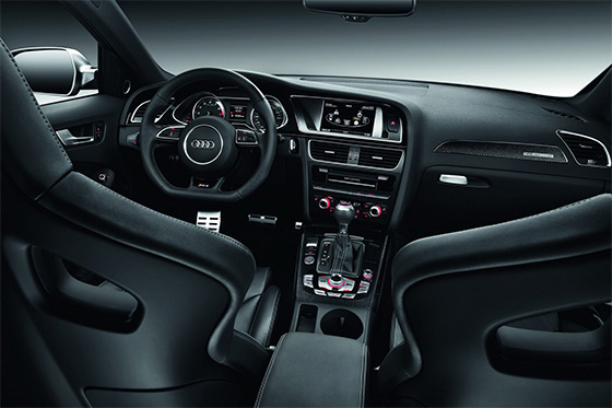 Audi RS4 Avant 2013 Interior