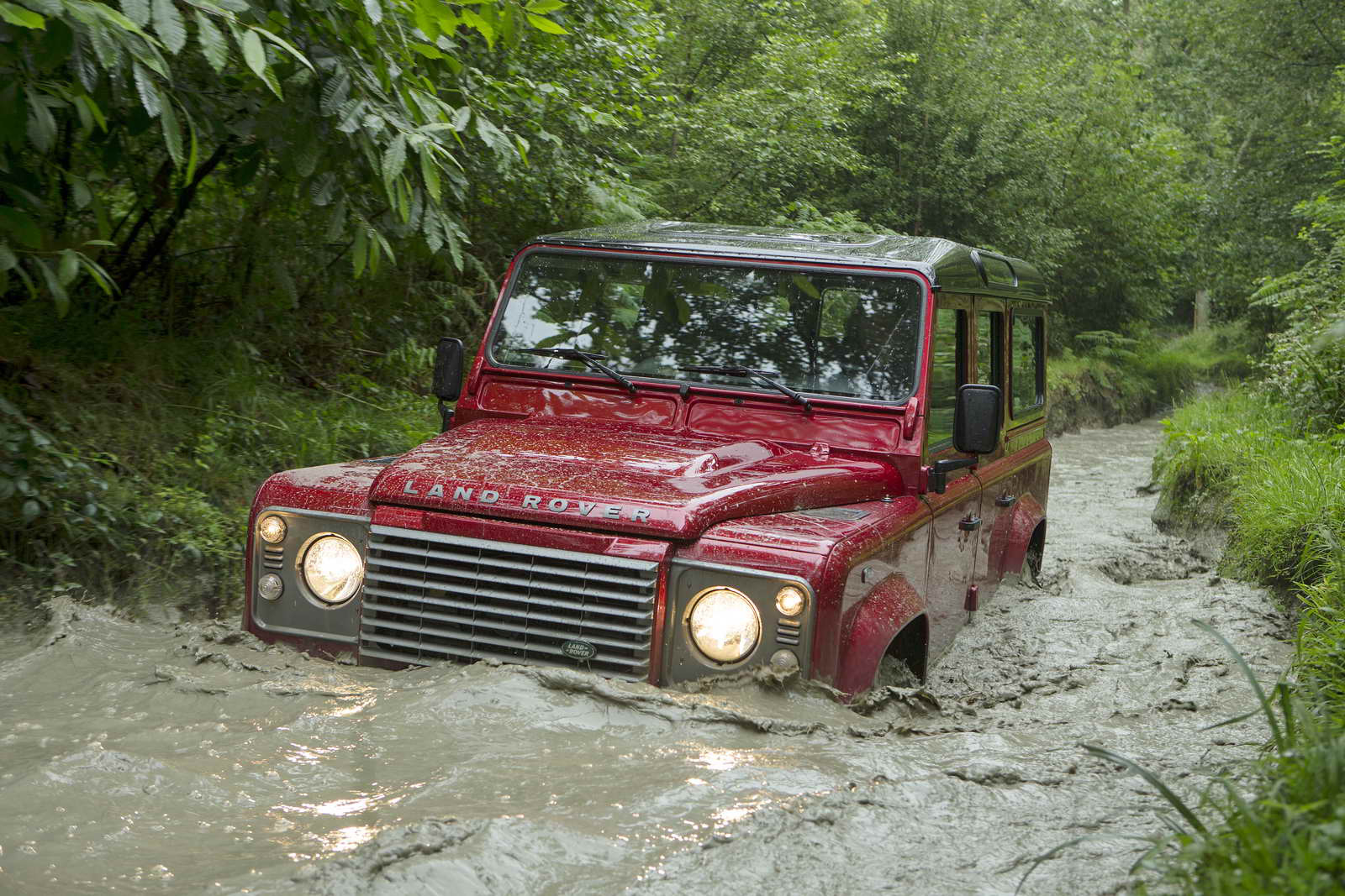 Land Rover Defender 2014