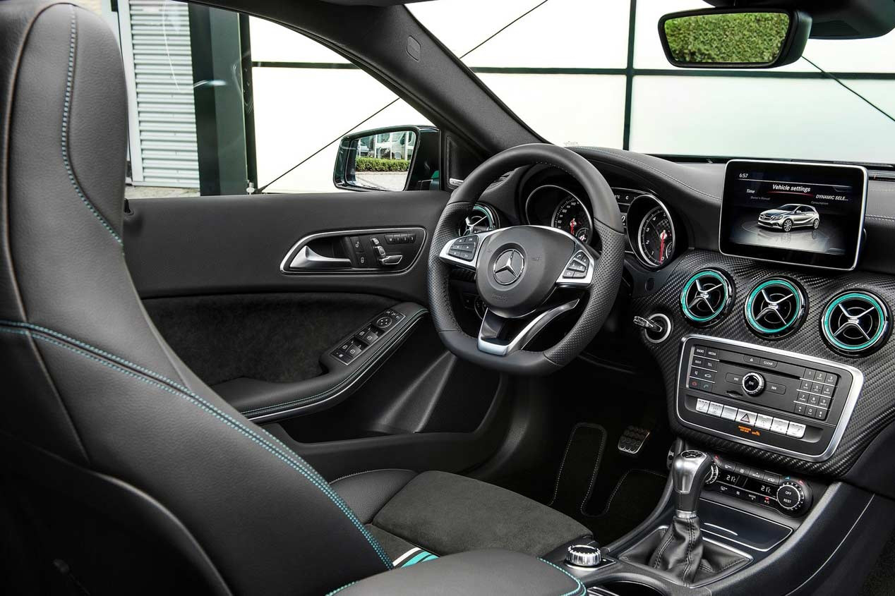 Mercedes Benz Clase A 2016 Interior QUADIS