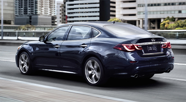 Infiniti Q70 2015 Trasera