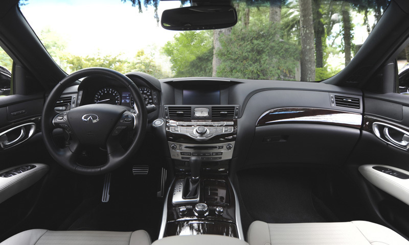 Infiniti Q70 2015 Interior
