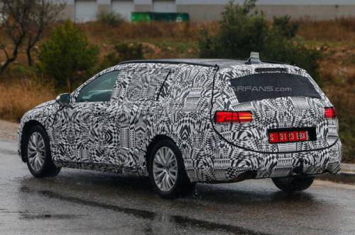 Volkswagen Passat 2015 Trasera