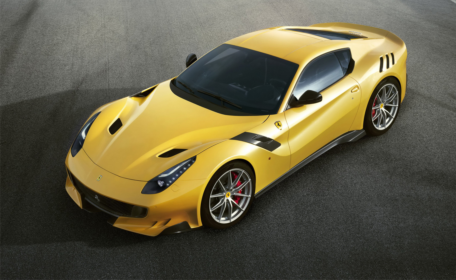 Ferrari F12 tdf 2015 QUADIS