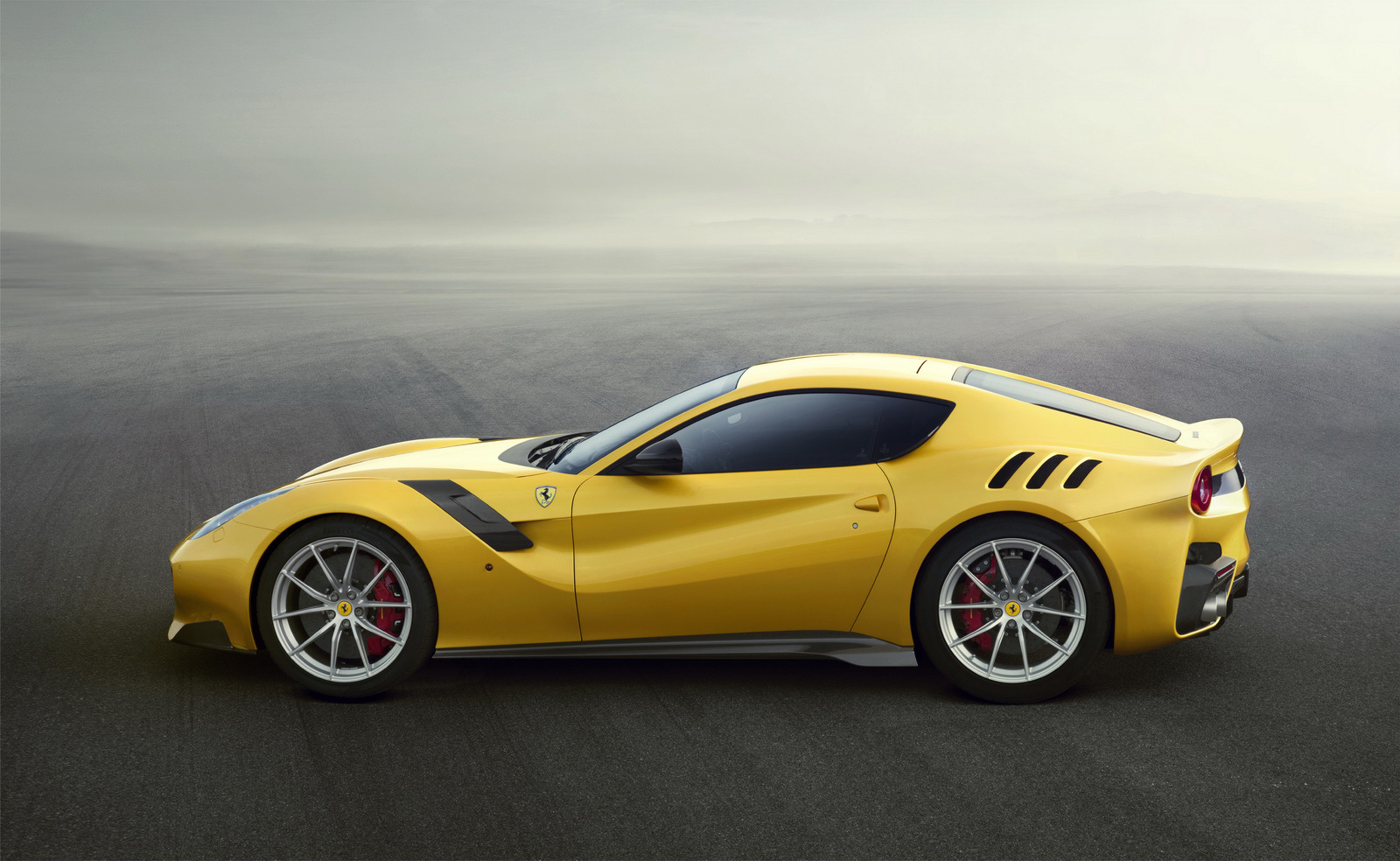 Ferrari F12 tdf 2015 QUADIS Lateral