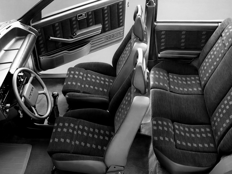 Histora Fiat Uno Turbo Interior