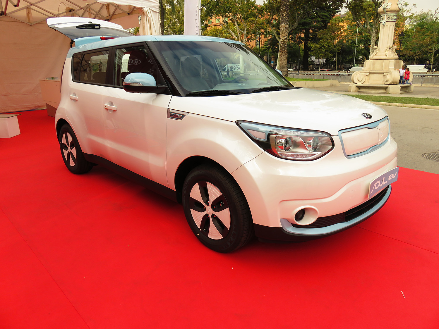 Kia Soul EV AR Motors