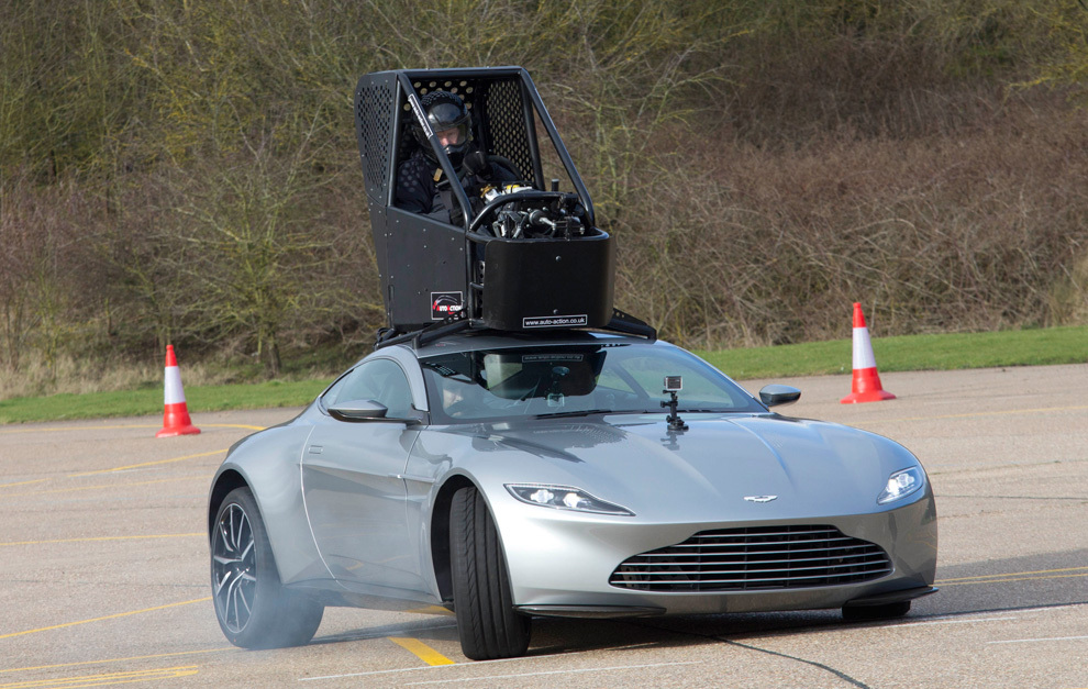 Aston Martin DB10