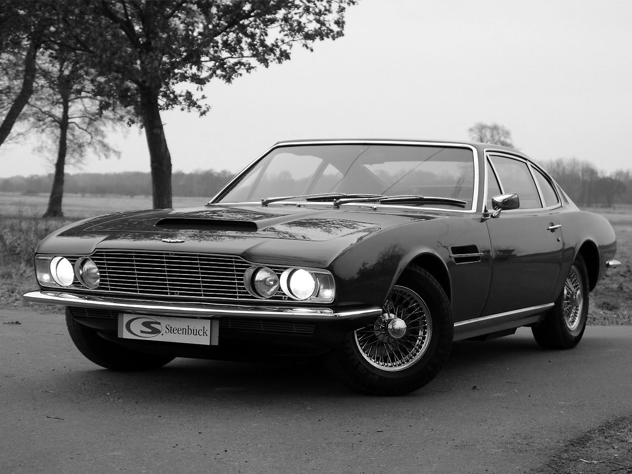 Historia Aston Martin DBS