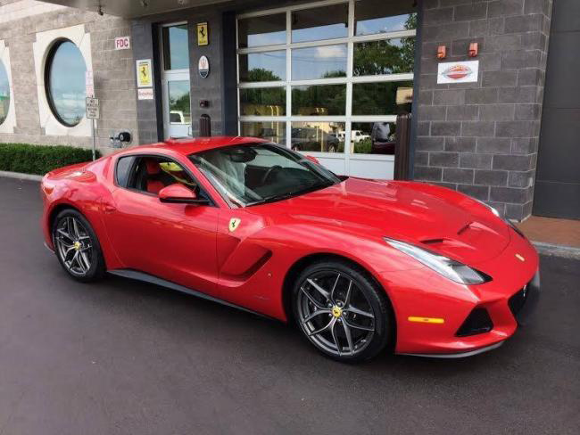 Ferrari F12 SP America Lateral