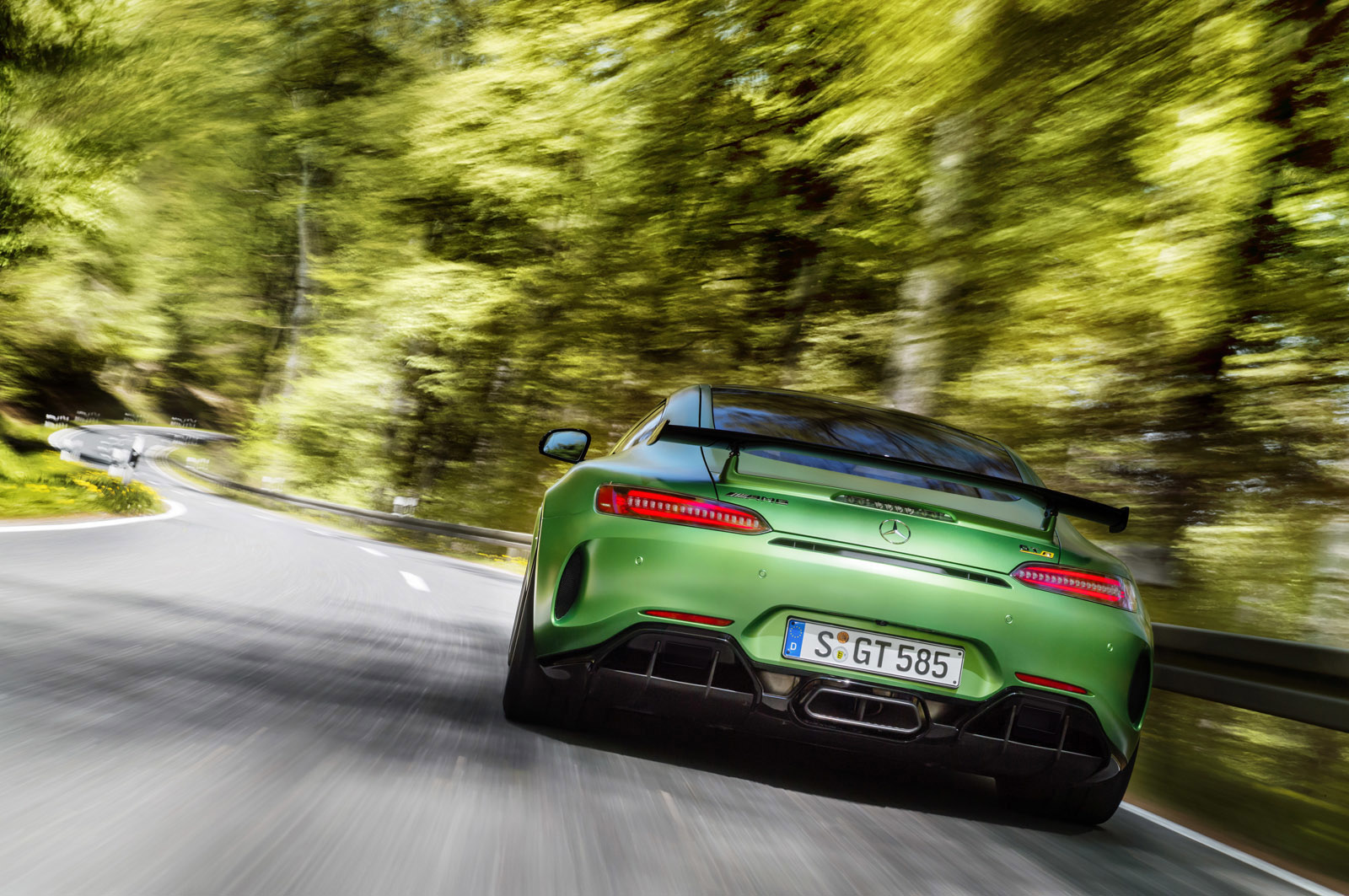 Mercedes AMG GT R 2016 QUADIS 4