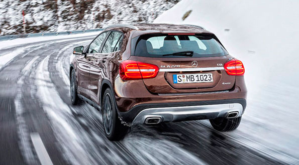  Mercedes GLA Trasera