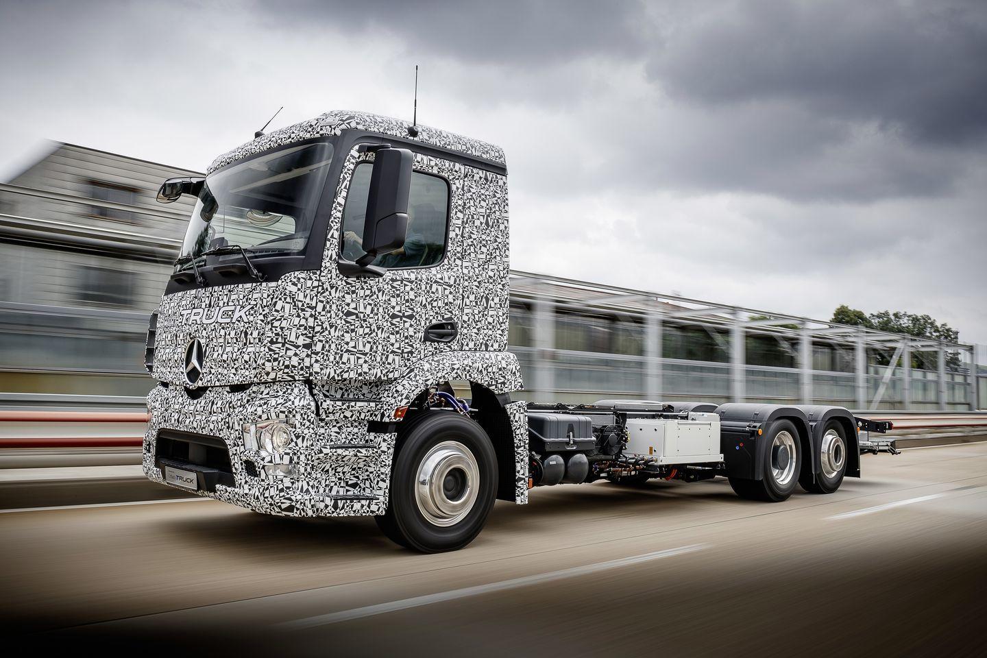 Mercedes Benz Urban eTruck 4