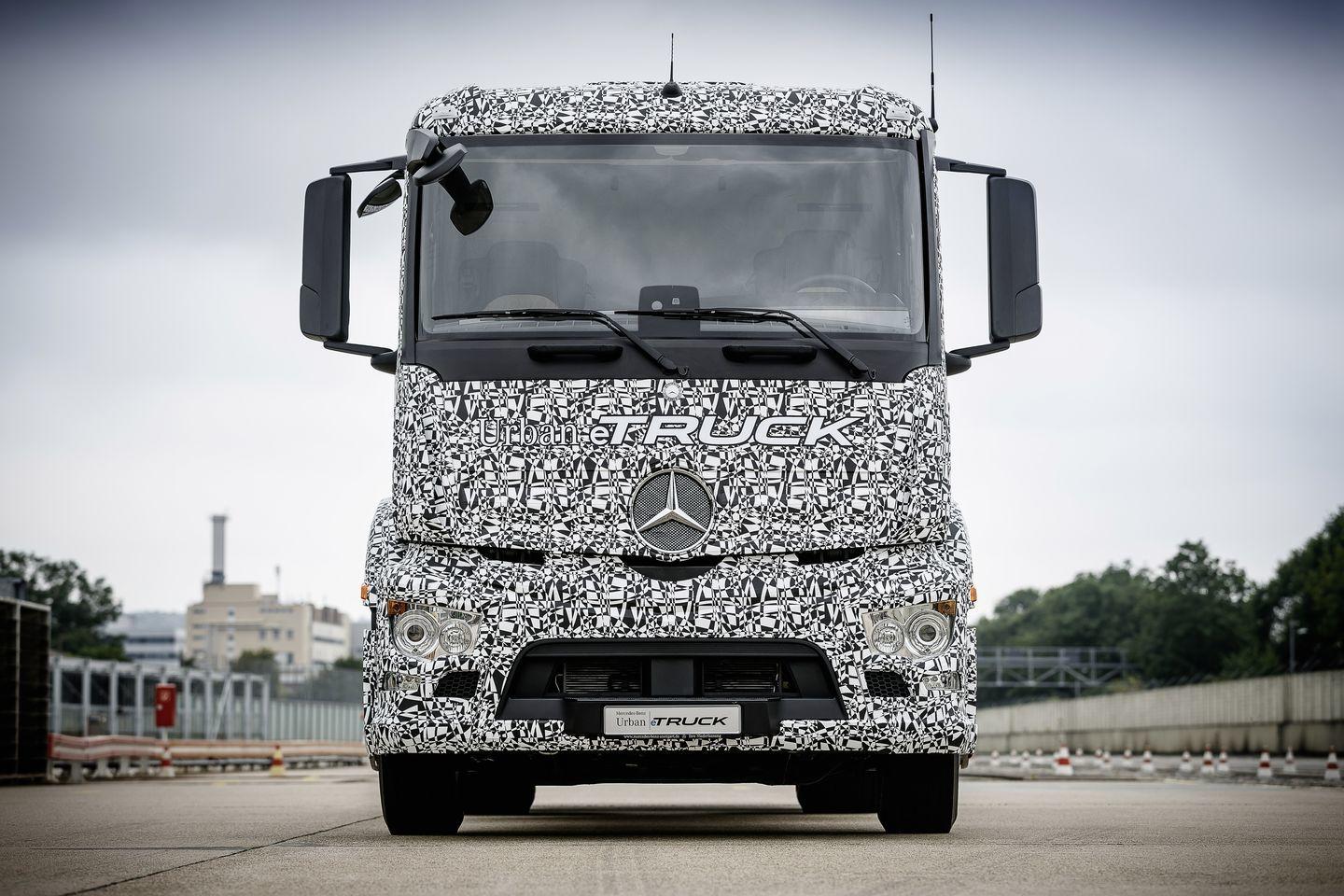 Mercedes Benz Urban eTruck 2