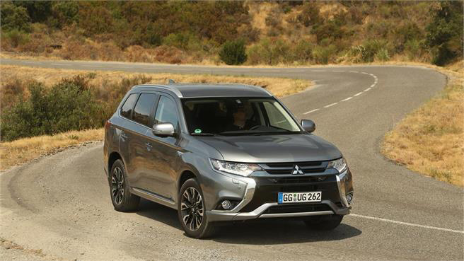 Mitsubishi Outlander PHEV Kaiteki 2016 QUADIS 2