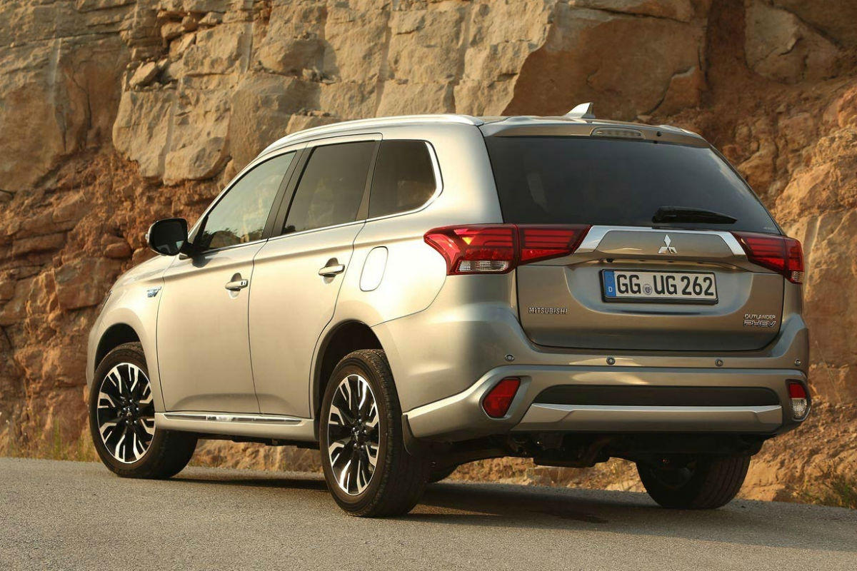 Mitsubishi Outlander PHEV Kaiteki 2016 QUADIS 4