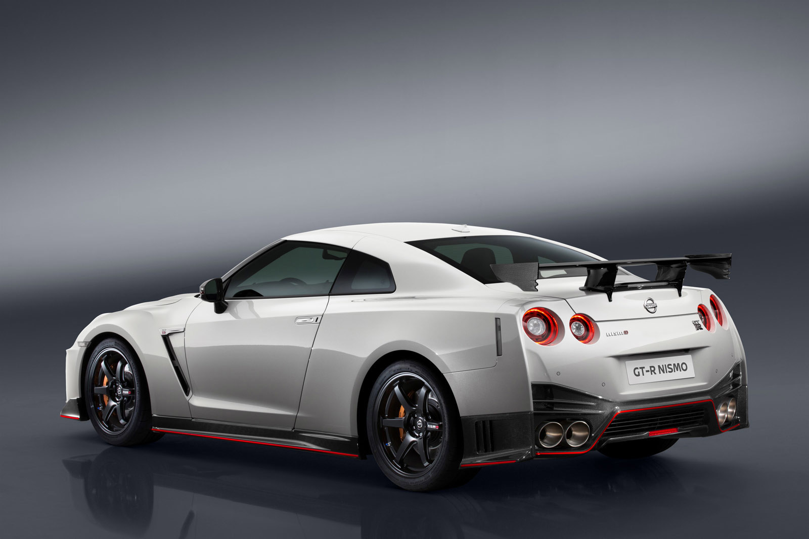 Nissan GTR Nismo 2017 QUADIS 2