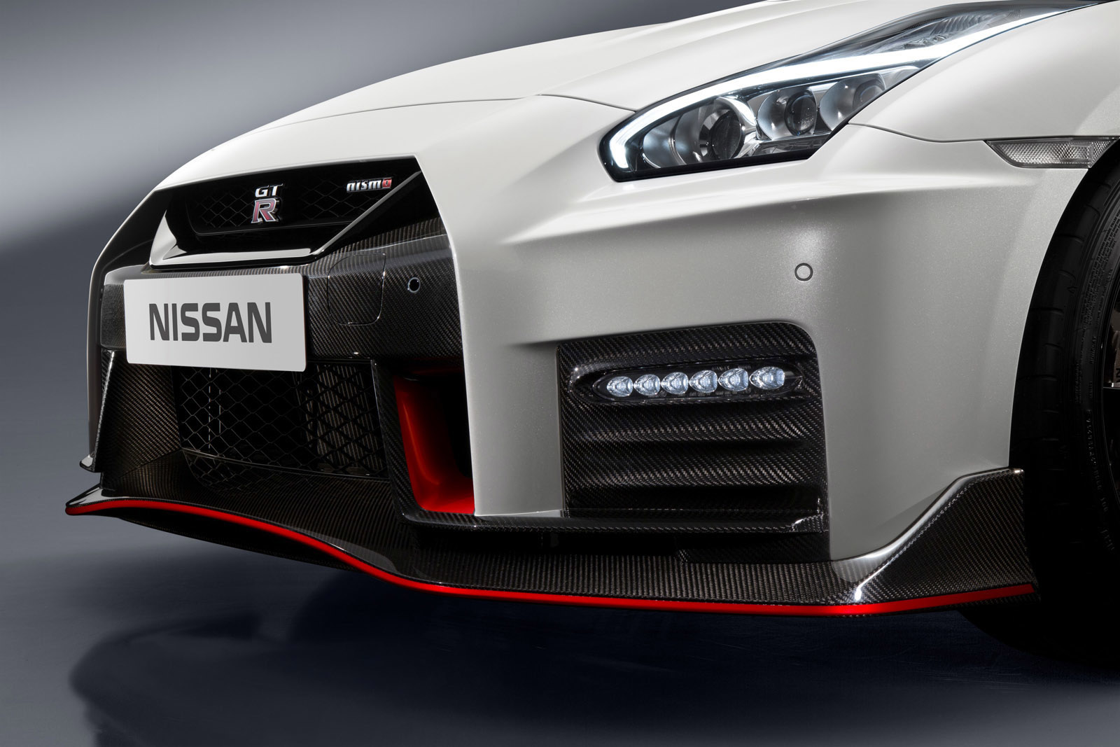 Nissan GTR Nismo 2017 QUADIS 3