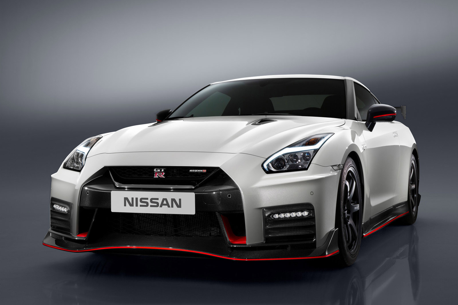 Nissan GTR Nismo 2017 QUADIS 6