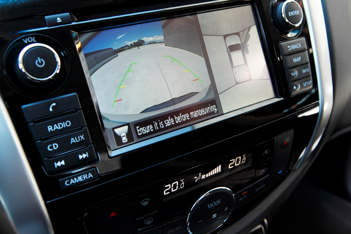Nissan Navara NP300 2015 Interior
