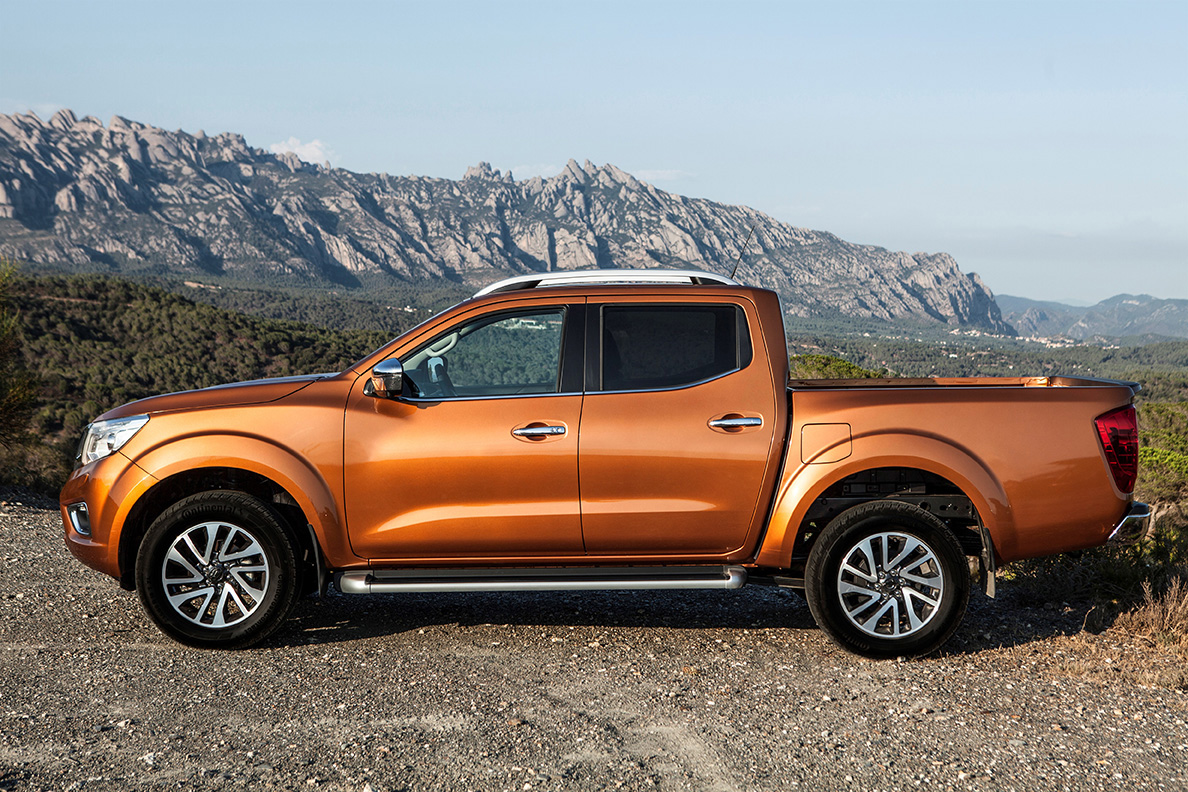 Nissan Navara NP300 2015 Lateral