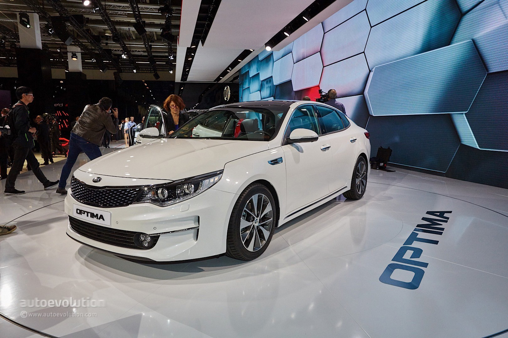 Salon Frankfurt 2015 QUADIS Kia Optima
