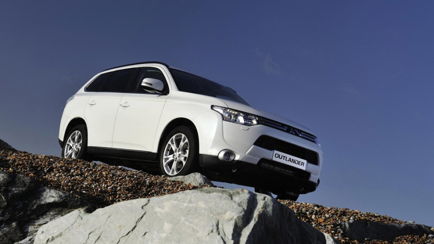 Mitsubishi Outlander 2WD 2014