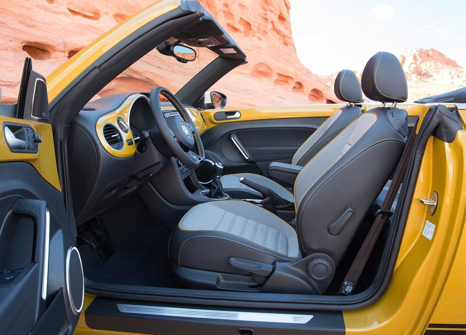 Volkswagen Beetle Dune 2016 Interior